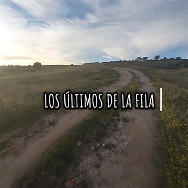 LOS ÚLTIMOS DE LA FILA
